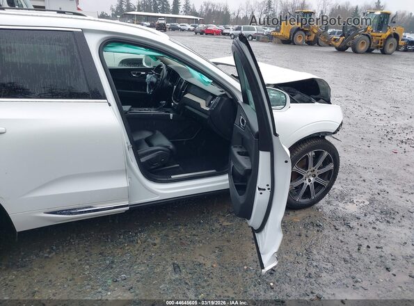 YV4102RL0J1046336 2018 VOLVO XC60 Белый Вид салона спереди
