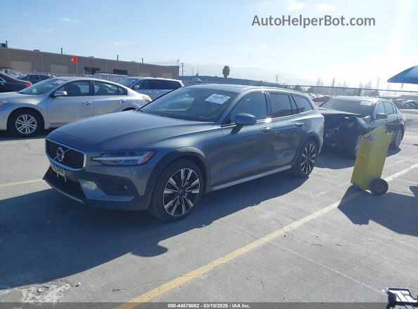 YV4102WK5L1033452 2020 VOLVO V60 CROSS COUNTRY Gray Vista tres cuartos delantera izquierda
