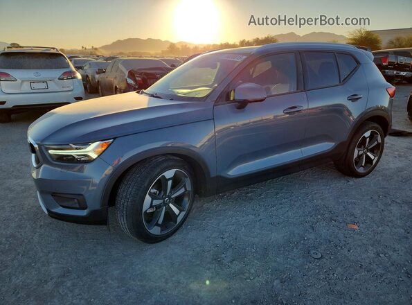 YV4162UK3M2450792 2021 VOLVO XC40 Gray Front left