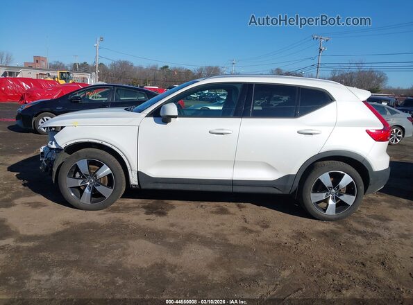 YV4162UK7M2583085 2021 VOLVO XC40 White Widok wnętrza 360 stopni