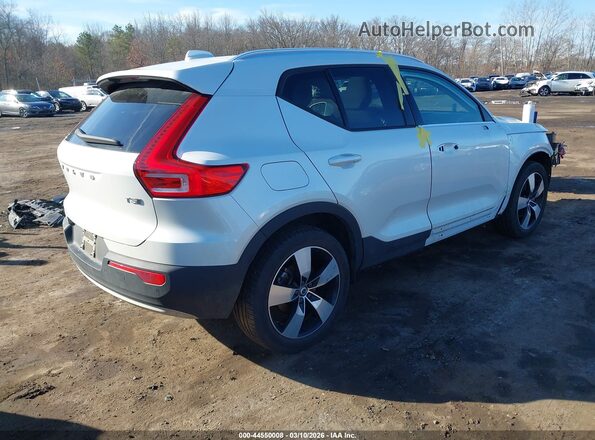 YV4162UK7M2583085 2021 VOLVO XC40 White Tył prawy