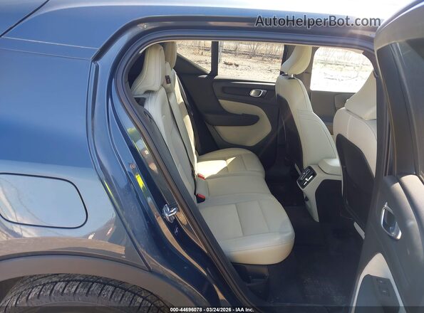 YV4162UKXM2396438 2021 VOLVO XC40 Blue Вид наклейки з VIN-кодом