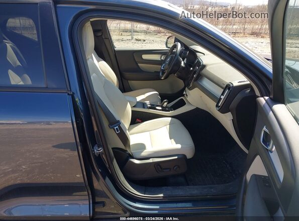 YV4162UKXM2396438 2021 VOLVO XC40 Blue Вид салону спереду