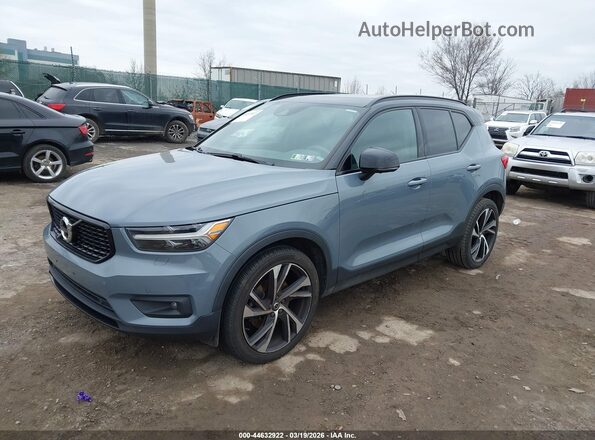 YV4162UM4N2648977 2022 VOLVO XC40 Серый Передняя левая четверть
