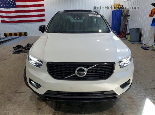 YV4162UM5K2057519 2019 VOLVO XC40 Белый Вид спереди