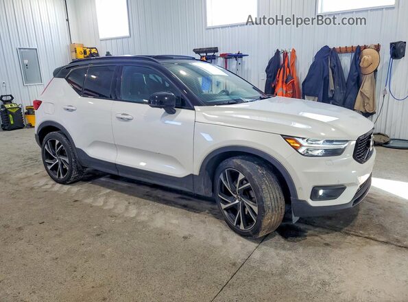 YV4162UM5K2057519 2019 VOLVO XC40 Белый Передняя правая четверть