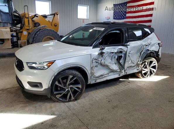 YV4162UM5K2057519 2019 VOLVO XC40 Белый Передняя левая четверть