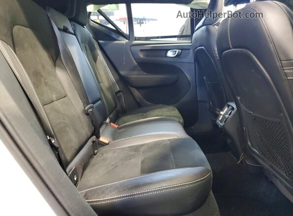 YV4162UM5K2057519 2019 VOLVO XC40 Белый Вид задней части салона