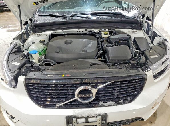 YV4162UM7N2742982 2022 VOLVO XC40 Белый Вид подкапотного пространства