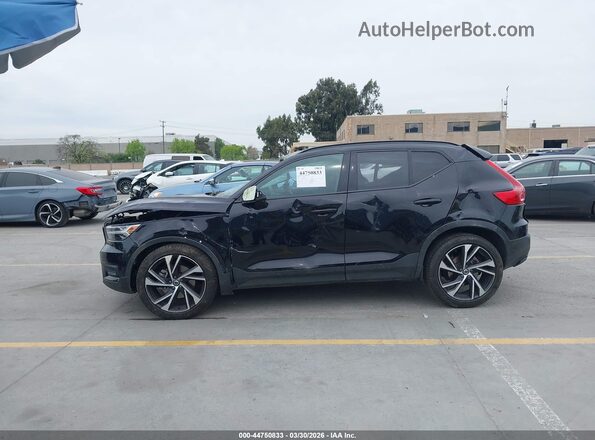 YV4162UMXM2488313 2021 VOLVO XC40 Black 