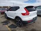 2019 Volvo Xc40 T5 Momentum/t5 R-design White vin: YV4162XZ2K2013775