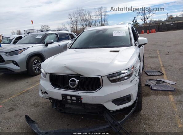 YV4162XZ2K2013775 2019 VOLVO XC40 White Vista del cuadro de instrumentos