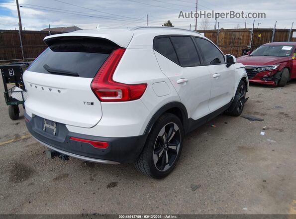 YV4162XZ2K2013775 2019 VOLVO XC40 White Trasero derecho