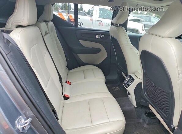 YV4162XZ3K2004888 2019 VOLVO XC40 Серый Вид задних сидений