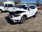 2019 Volvo Xc40 T5 Momentum/t5 R-design Белый vin: YV4162XZ9K2012588