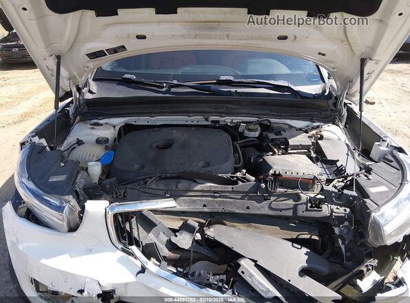 YV4162XZ9K2012588 2019 VOLVO XC40 Белый Вид сзади