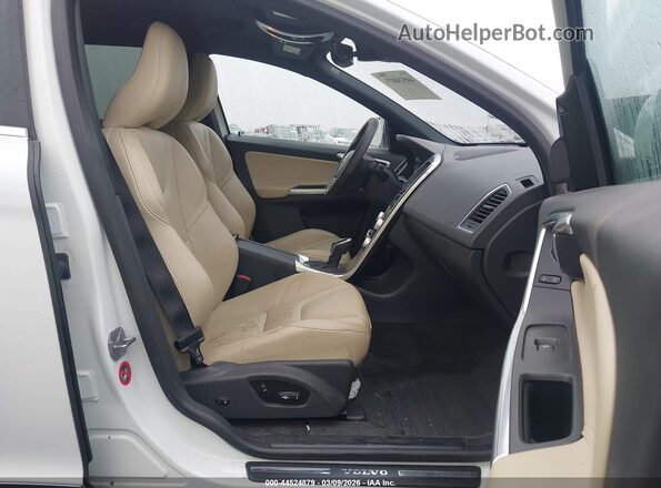 YV440MDM5G2860915 2016 VOLVO XC60 White Widok wnętrza z przodu