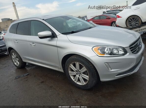 YV440MRU4H2142962 2017 VOLVO XC60 Серебряный Передняя правая четверть