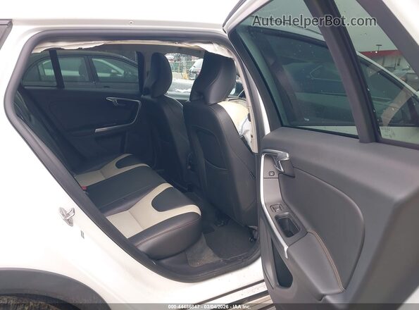 YV440MWK8H1037642 2017 VOLVO V60 CROSS COUNTRY White VIN კოდის სტიკერის ხედი