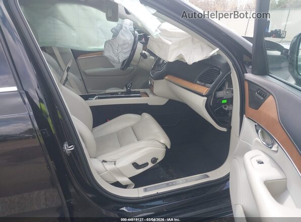 YV4A22PL2L1577974 2020 VOLVO XC90 Черный Вид салона спереди