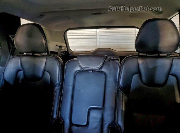YV4A22PLXK1418229 2019 VOLVO XC90 White Rear seats view