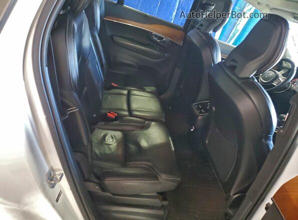 YV4A22PLXK1418229 2019 VOLVO XC90 White Rear interior view