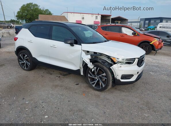 YV4AC2HM4L2241046 2020 VOLVO XC40 White Przód prawy