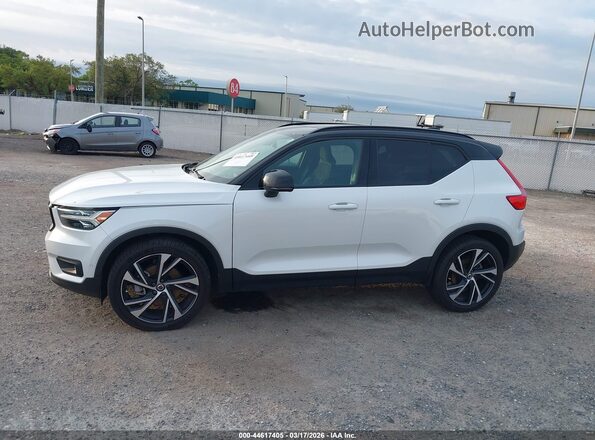 YV4AC2HM4L2241046 2020 VOLVO XC40 White 