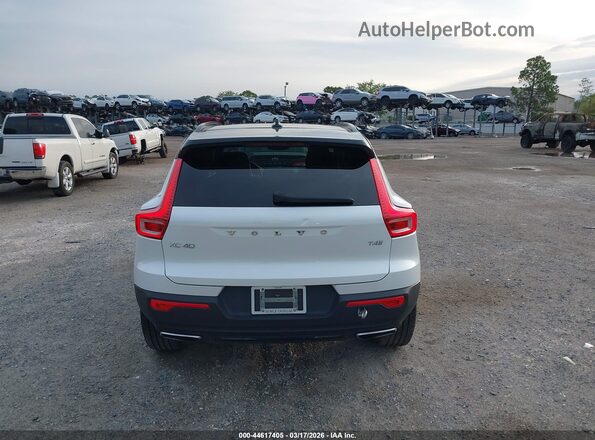 YV4AC2HM4L2241046 2020 VOLVO XC40 White 