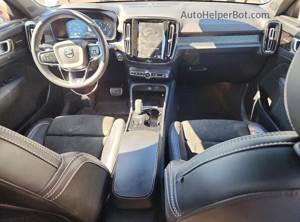 YV4AC2HM6K2057788 2019 VOLVO XC40 Серый Вид панели приборов