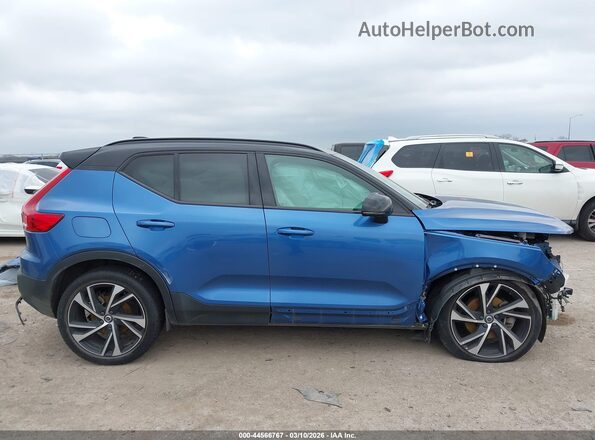 YV4AC2HM7L2324423 2020 VOLVO XC40 Синий Вид задней части салона