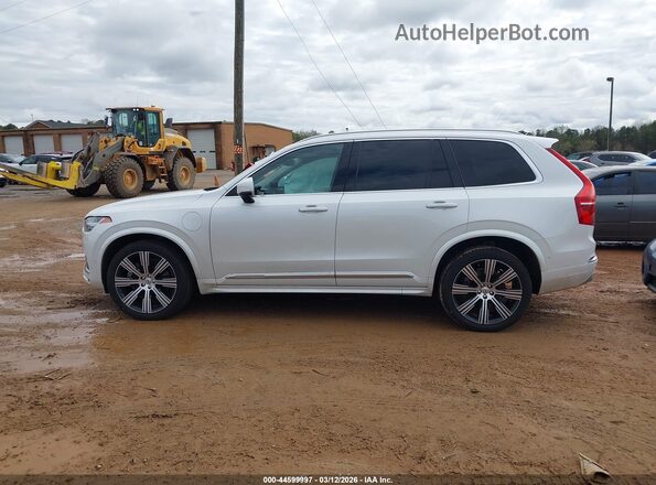 YV4BR0CL4N1803638 2022 VOLVO XC90 RECHARGE PLUG-IN HYBRID Белый Панорамный вид салона 360°