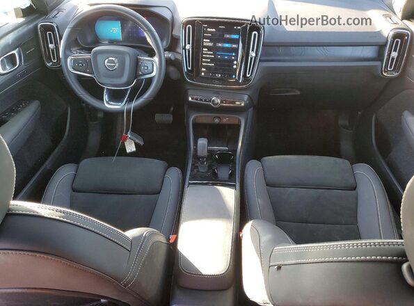 YV4ED3GM4P2051419 2023 VOLVO C40 Серый Вид панели приборов