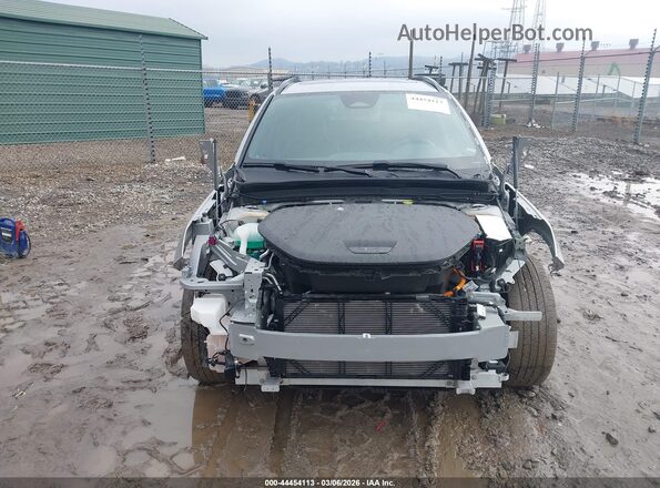 YV4ED3UL5P2036357 2023 VOLVO XC40 RECHARGE PURE ELECTRIC Silver Widok wnętrza z tyłu