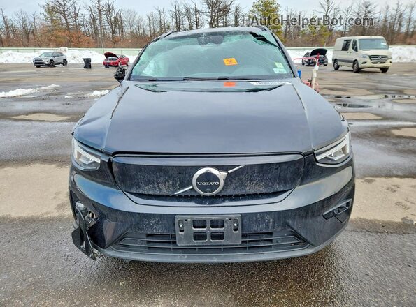 YV4ED3UL5P2107525 2023 VOLVO XC40 Черный Вид спереди
