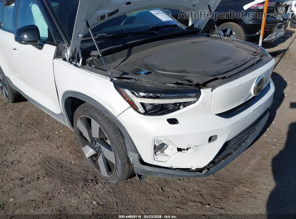 YV4ED3UM1P2021105 2023 VOLVO XC40 RECHARGE PURE ELECTRIC Белый Вид спереди