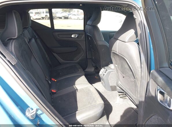 YV4ED3UW4P2077542 2023 VOLVO XC40 RECHARGE PURE ELECTRIC Light Blue Widok naklejki z numerem VIN