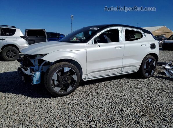 YV4EK3ZL5SS141312 2025 VOLVO EX30 Белый Передняя левая четверть