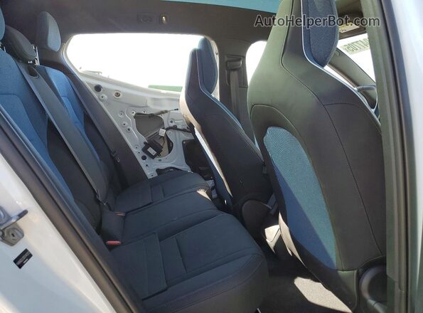 YV4EK3ZL5SS141312 2025 VOLVO EX30 Белый Вид задней части салона