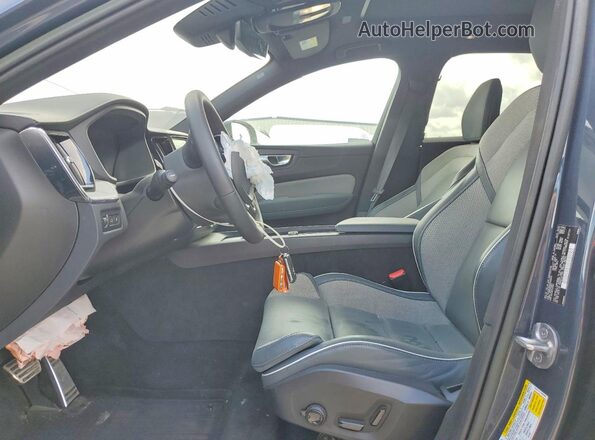YV4H60DM2N1046975 2022 VOLVO XC60 Gray Widok wnętrza z przodu