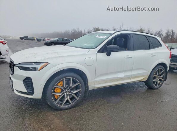 YV4H60DP6N1013536 2022 VOLVO XC60 Белый Передняя левая четверть