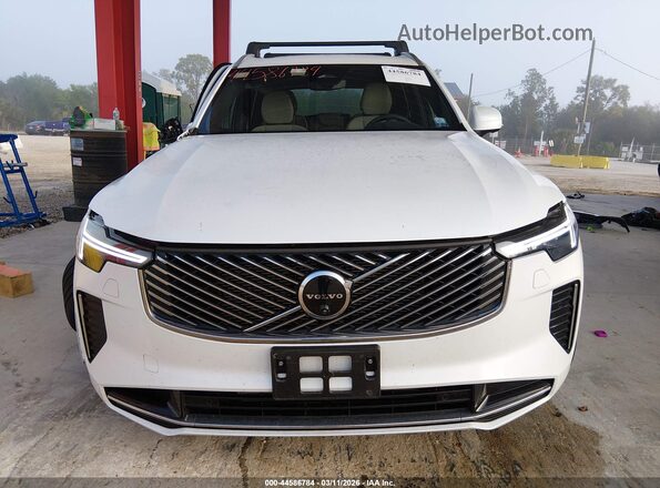 YV4H60PB8S1387741 2025 VOLVO XC90 PLUG-IN HYBRID White Vista interior trasera