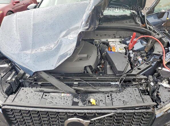 YV4H60RJ1S1018045 2025 VOLVO XC60 Синий Вид задней части салона