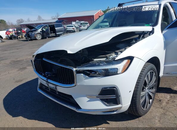 YV4L12RL4N1901681 2022 VOLVO XC60 Белый Вид спереди