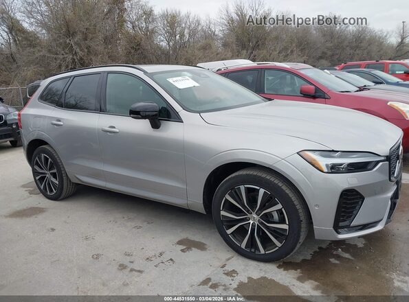 YV4L12RL4R1889456 2024 VOLVO XC60 Silver Vista interior trasera