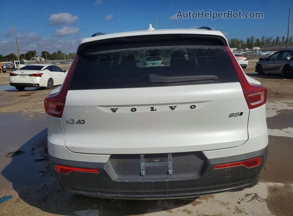 YV4L12UC0T2700326 2026 VOLVO XC40 Белый Вид сзади