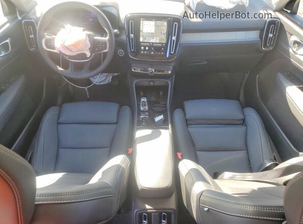 YV4L12UCXT2727906 2026 VOLVO XC40 Black Widok deski rozdzielczej
