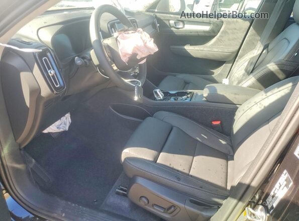 YV4L12UCXT2727906 2026 VOLVO XC40 Black Widok wnętrza z przodu