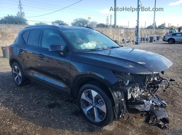 YV4L12UCXT2727906 2026 VOLVO XC40 Black Przód prawy