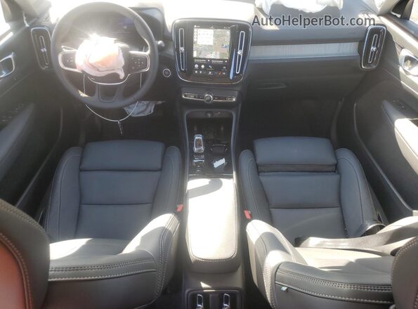 YV4L12UCXT2727906 2026 VOLVO XC40 Black 